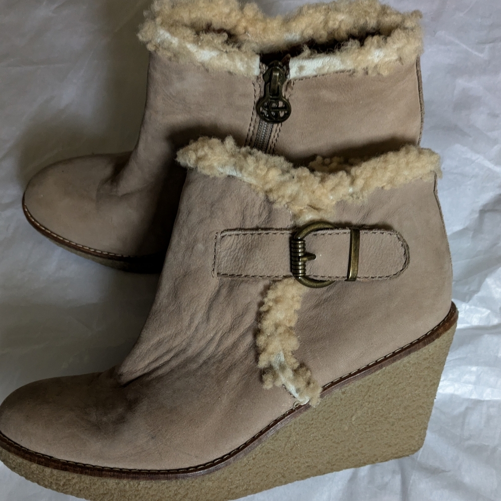 Sam Edelman Women's Jayla Sherpa  Lined Ankle Boots - Beige 10